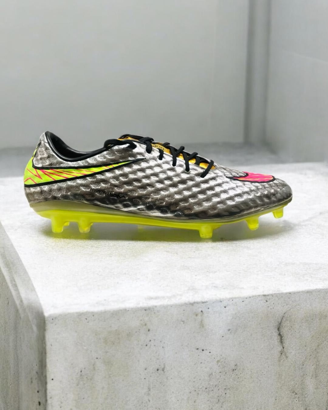 NIKE HYPERVENOM PHANTOM LIQUID DIAMOND FG